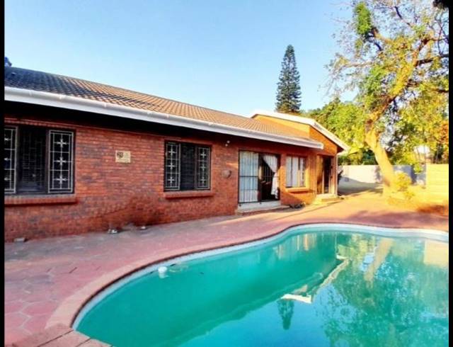 3 BEDROOM HOUSE FOR SALE IN VELD EN VLEI